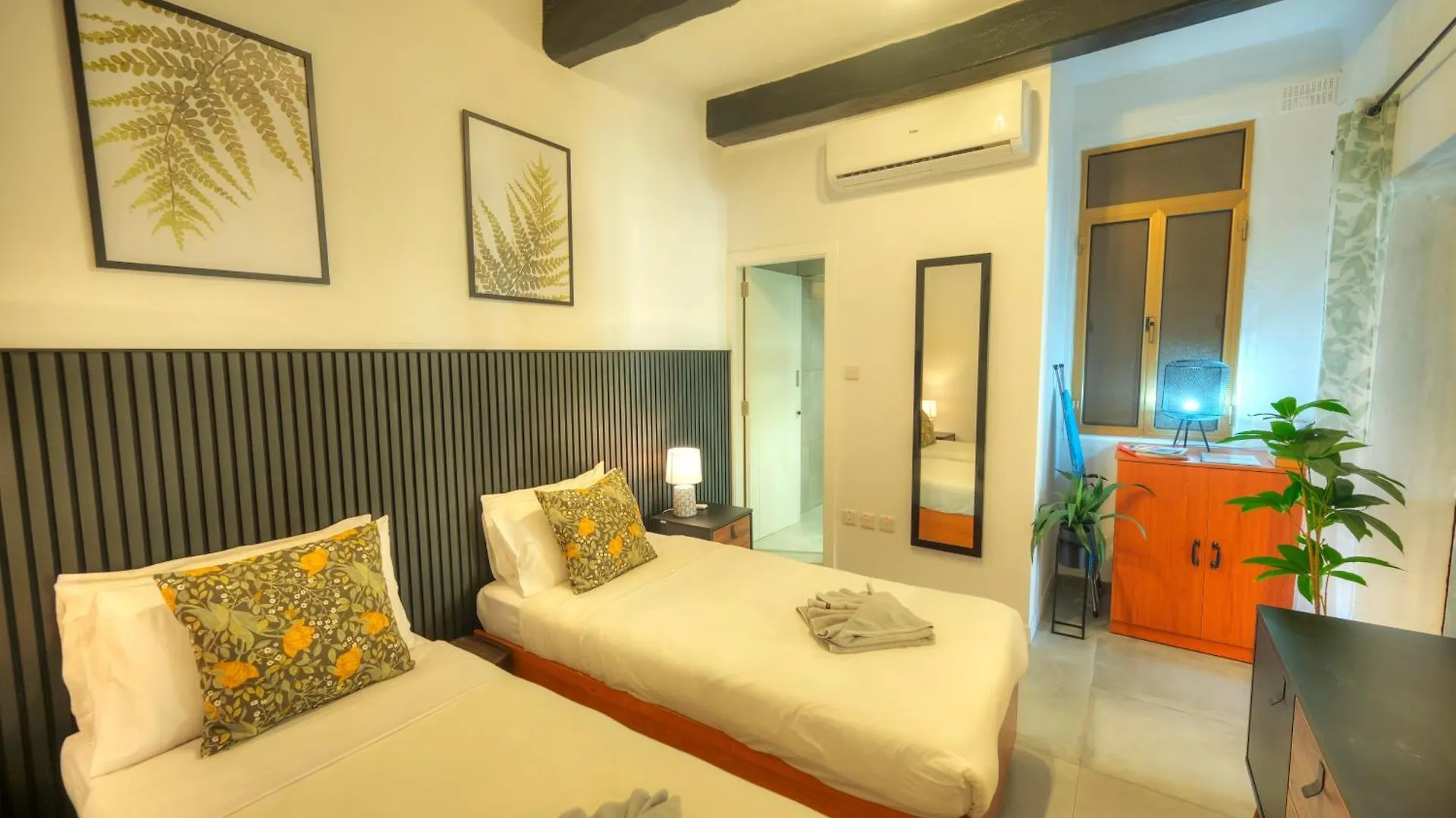 Cozy Flat. Swim Beach 2 Minutes Walk. The Old Valletta Mcri1-1