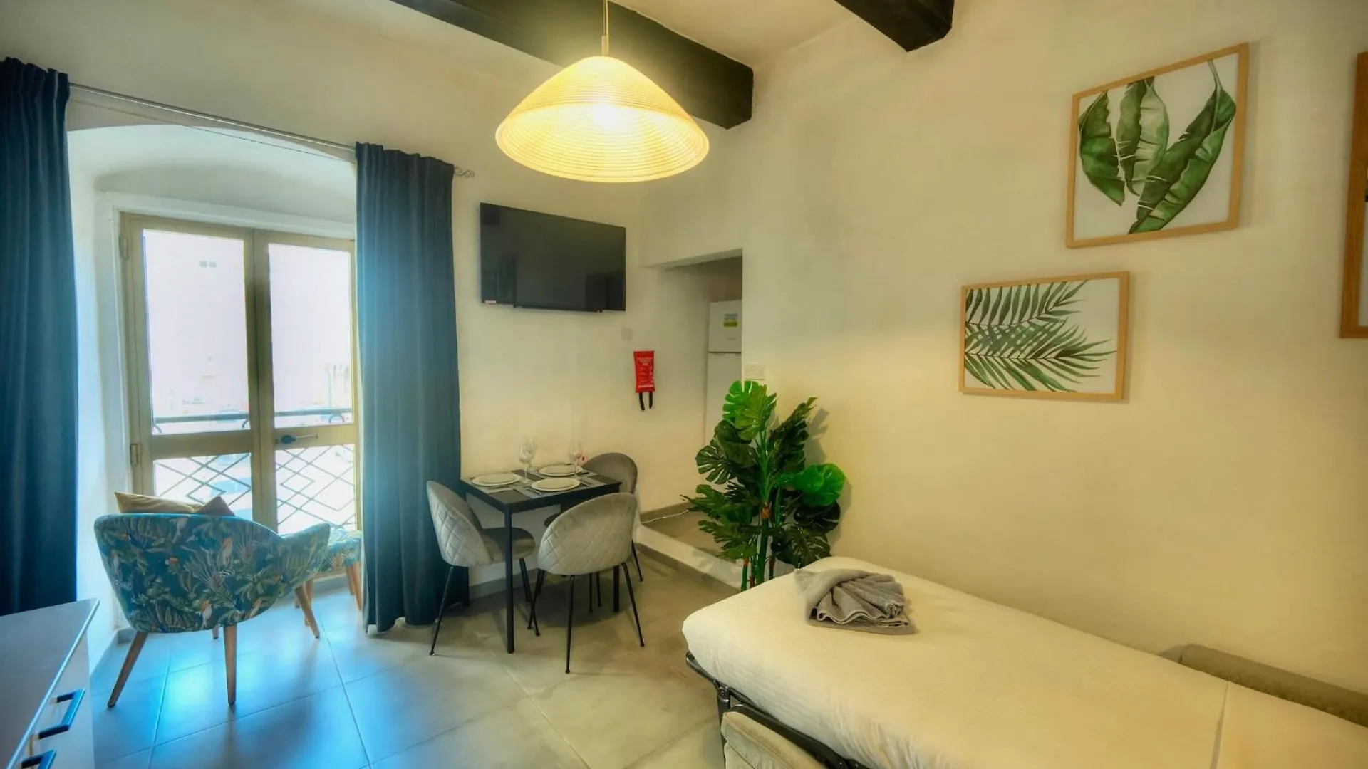 Cozy Flat. Swim Beach 2 Minutes Walk. The Old Valletta Mcri1-1 مالطا